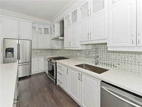 895 Cosburn Ave, House detached with 4 bedrooms, 4 bathrooms and 2 parking in Toronto ON | Image 4
