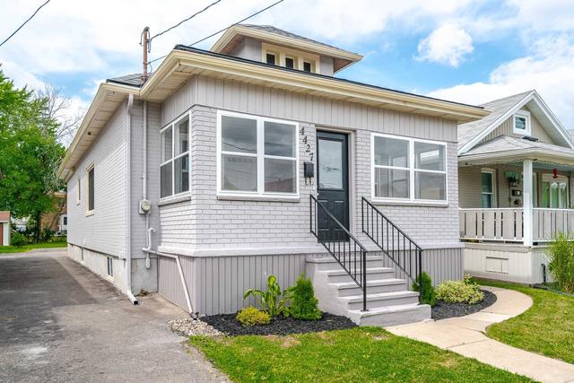 4427 Second Ave, House detached with 3 bedrooms, 2 bathrooms and 2 parking in Niagara Falls ON | Image 1