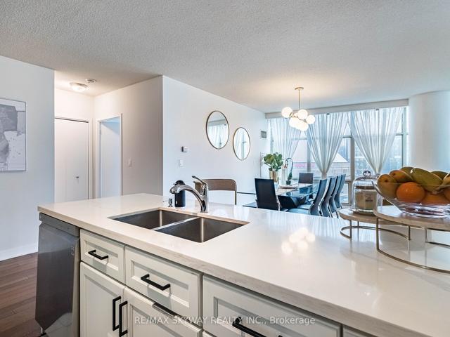 1509 - 35 Mariner Terr, Condo with 2 bedrooms, 2 bathrooms and 1 parking in Toronto ON | Image 2