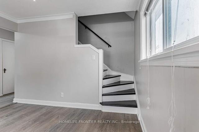 19 Westchester St, House detached with 3 bedrooms, 1 bathrooms and 2 parking in Toronto ON | Image 15