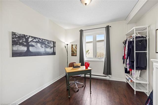 203 - 315 Regent Street, House attached with 2 bedrooms, 1 bathrooms and 1 parking in Kingston ON | Image 4