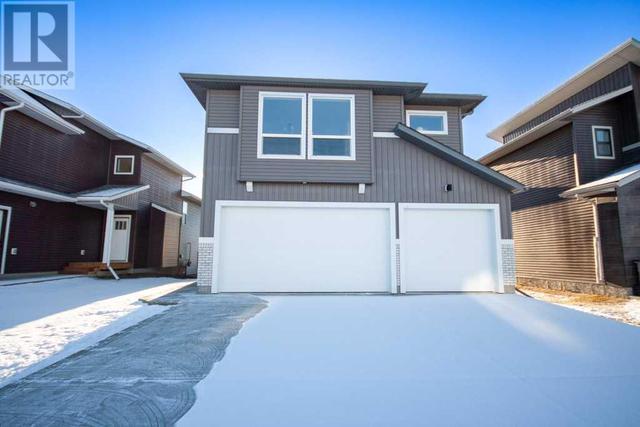 10437 134 Avenue, House detached with 3 bedrooms, 2 bathrooms and 3 parking in Grande Prairie AB | Image 1