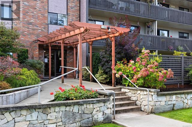 110 - 130 Sunningdale Rd E, Condo with 2 bedrooms, 1 bathrooms and 1 parking in Qualicum Beach BC | Image 24