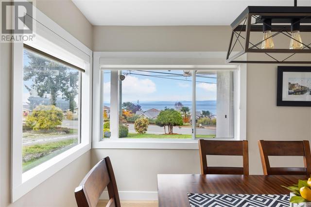 340 Crescent Rd W, House detached with 4 bedrooms, 2 bathrooms and 5 parking in Qualicum Beach BC | Image 56