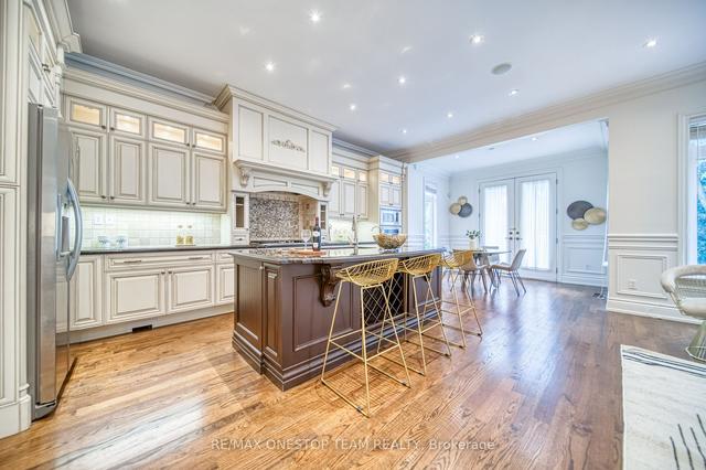 17 Kenneth Ave, House detached with 4 bedrooms, 5 bathrooms and 4 parking in Toronto ON | Image 36