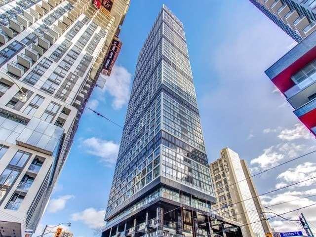1105 - 181 Dundas St E, Condo with 2 bedrooms, 1 bathrooms and 0 parking in Toronto ON | Image 1