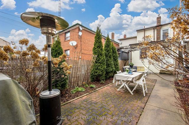 348 Westmoreland Ave N, House semidetached with 2 bedrooms, 1 bathrooms and 1 parking in Toronto ON | Image 17