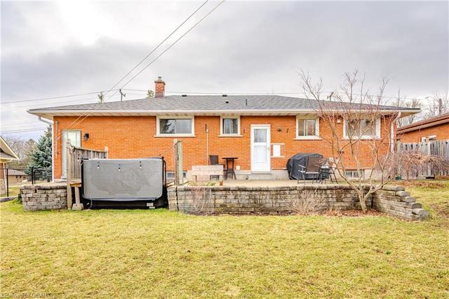 187 Victoria Road N, House detached with 4 bedrooms, 2 bathrooms and 6 parking in Guelph ON | Image 37