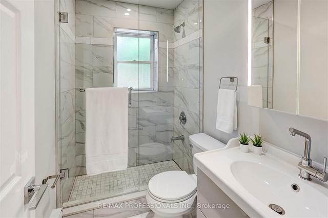 8 - 238 South Kingsway, House detached with 2 bedrooms, 1 bathrooms and 1 parking in Toronto ON | Image 7