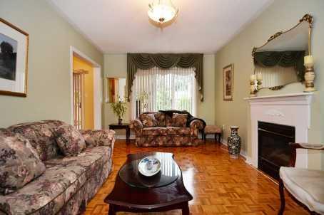 79 Solway Ave, House detached with 3 bedrooms, 3 bathrooms and 2 parking in Vaughan ON | Image 2