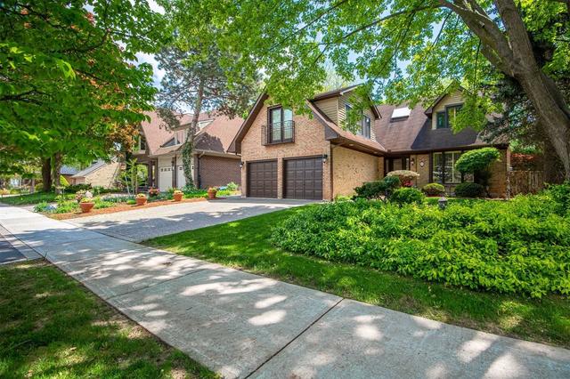 13 Fernside Crt, House detached with 4 bedrooms, 4 bathrooms and 4 parking in Toronto ON | Image 34