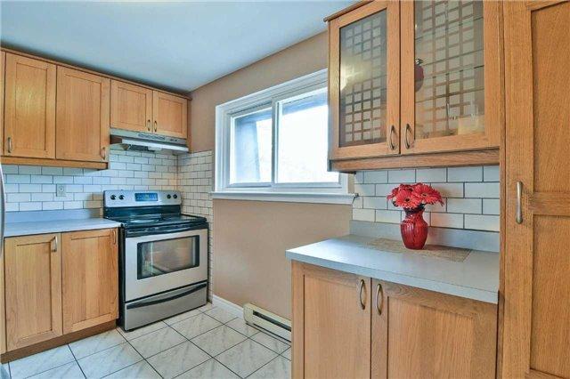 23 Briar Path, Townhouse with 3 bedrooms, 2 bathrooms and 1 parking in Brampton ON | Image 8