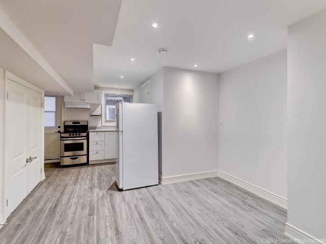 208 Gooch Ave, House semidetached with 3 bedrooms, 3 bathrooms and 4 parking in Toronto ON | Image 15