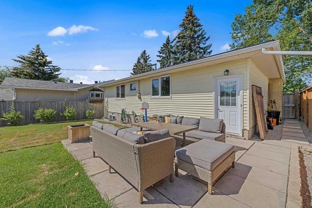 143 Silver Springs Drive Nw, House detached with 5 bedrooms, 2 bathrooms and 2 parking in Calgary AB | Image 4