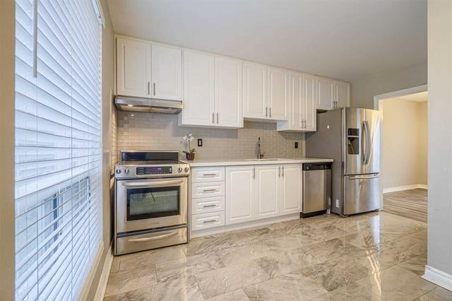 101 - 65 Rameau Dr, Townhouse with 3 bedrooms, 3 bathrooms and 3 parking in Toronto ON | Image 6