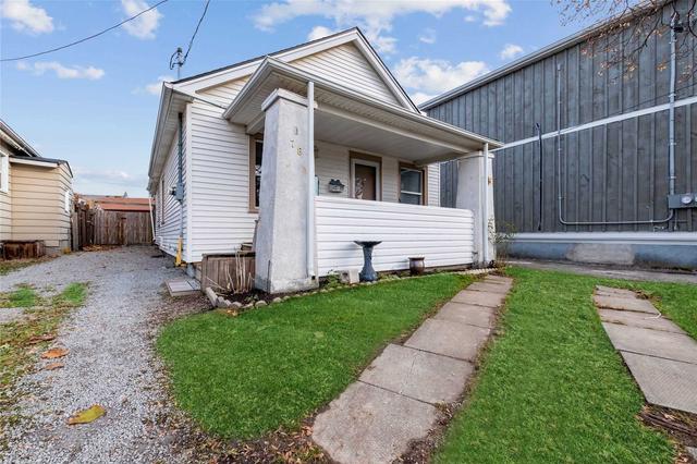 78 Currie St, House detached with 2 bedrooms, 1 bathrooms and 2 parking in St. Catharines ON | Image 1