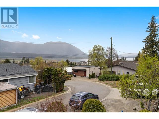 514 8 Street Se, House detached with 3 bedrooms, 2 bathrooms and 2 parking in Salmon Arm BC | Image 2
