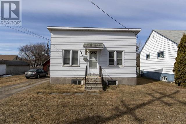 226 High St N, House detached with 4 bedrooms, 1 bathrooms and null parking in Thunder Bay ON | Image 2