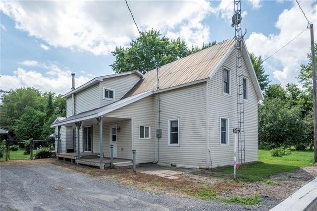4077 County Road 7 Road, House detached with 3 bedrooms, 2 bathrooms and 4 parking in South Dundas ON | Card Image
