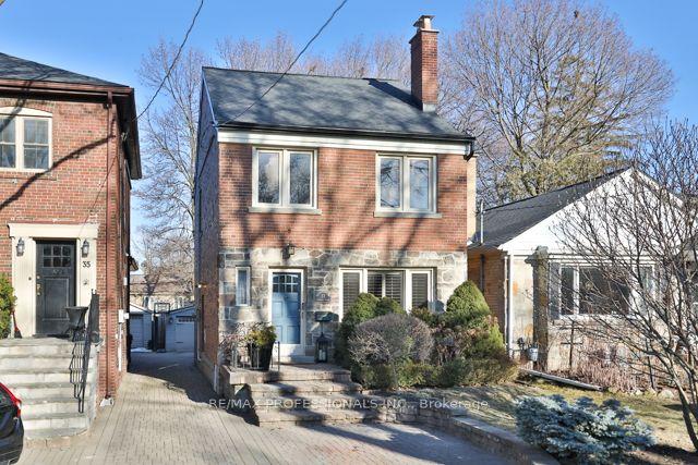37 Cliveden Ave, House detached with 3 bedrooms, 2 bathrooms and 3 parking in Toronto ON | Image 1