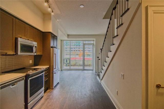 Th13 - 30 Roehampton Ave, Townhouse with 2 bedrooms, 2 bathrooms and 1 parking in Toronto ON | Image 3