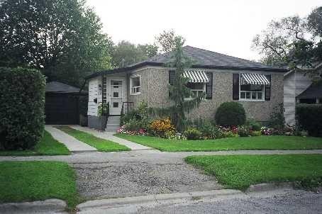 79 Avenue St, House detached with 2 bedrooms, 1 bathrooms and 2 parking in Oshawa ON | Image 1