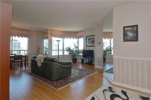 sph8 - 1 Aberfoyle Cres, Condo with 2 bedrooms, 2 bathrooms and 1 parking in Toronto ON | Image 10
