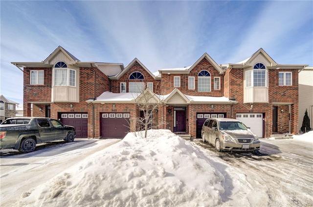 407 Dusk Private, Townhouse with 3 bedrooms, 3 bathrooms and 4 parking in Ottawa ON | Image 2