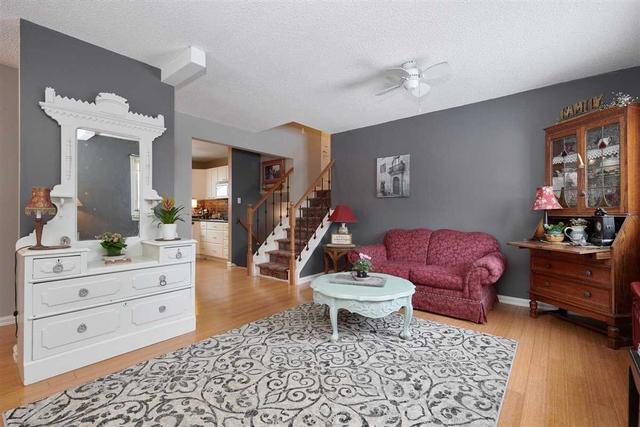 76 Lillian Cres, House detached with 3 bedrooms, 2 bathrooms and 4 parking in Barrie ON | Image 29