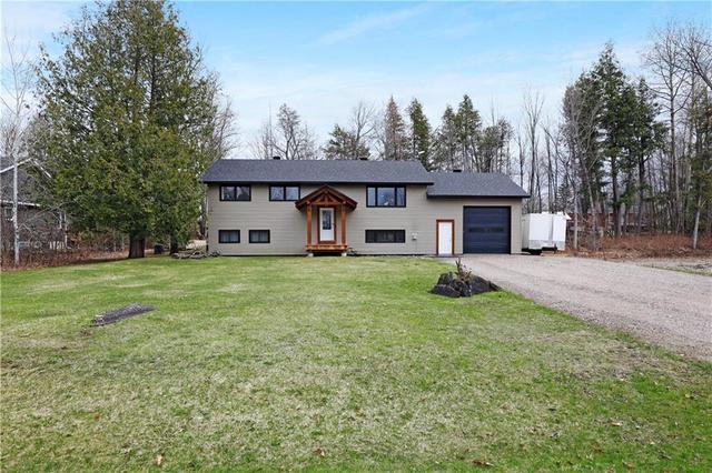 24 Partridge Drive, House detached with 5 bedrooms, 2 bathrooms and 10 parking in Greater Madawaska ON | Image 2