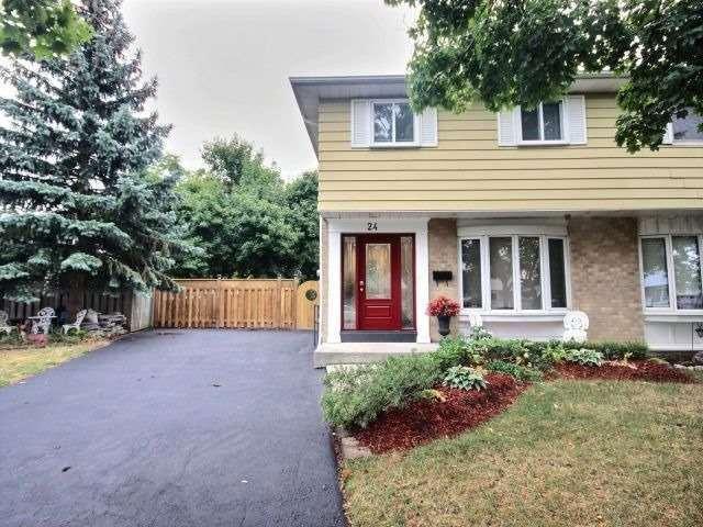 24 Jackson Rd, House semidetached with 3 bedrooms, 2 bathrooms and 4 parking in Brampton ON | Image 1