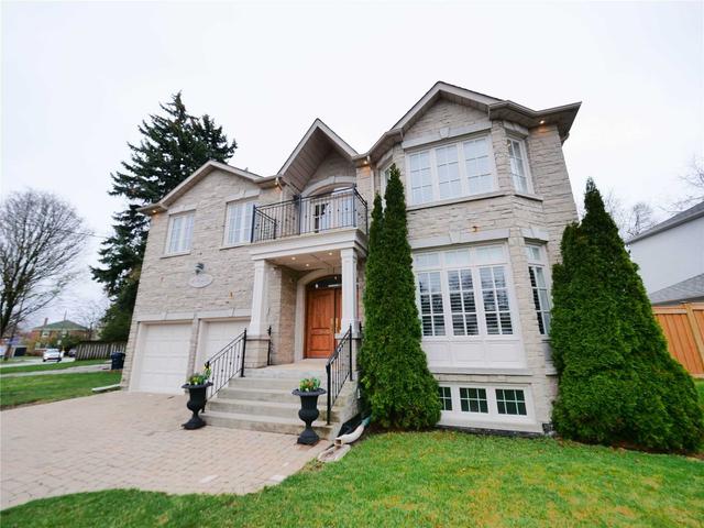97 Roberta Dr, House detached with 4 bedrooms, 5 bathrooms and 4 parking in Toronto ON | Card Image