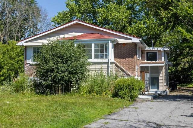 3590 Princess St, House detached with 3 bedrooms, 1 bathrooms and 6 parking in Kingston ON | Image 1