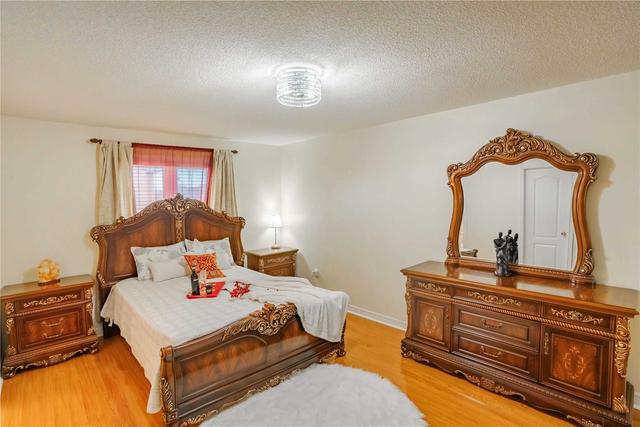 295 Oaktree Circ, House semidetached with 3 bedrooms, 4 bathrooms and 3 parking in Mississauga ON | Image 8
