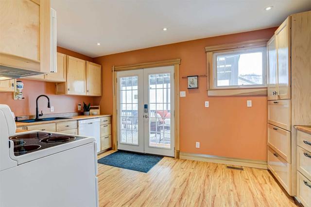 258 King St E, House detached with 3 bedrooms, 3 bathrooms and 4 parking in Hamilton ON | Image 3