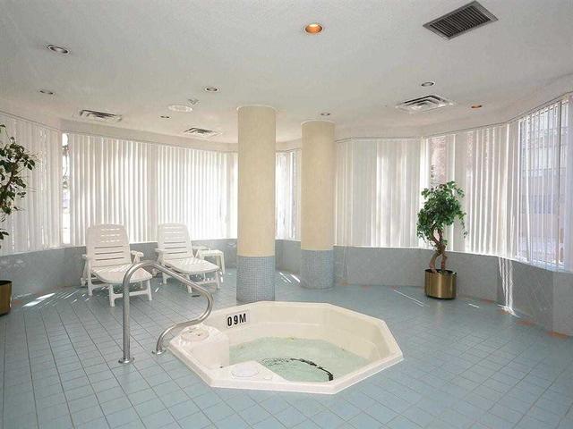 416 - 135 Hillcrest Ave, Condo with 2 bedrooms, 1 bathrooms and 1 parking in Mississauga ON | Image 25