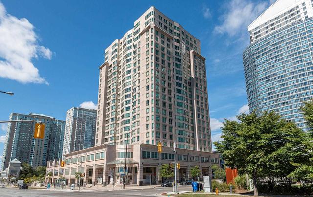 1609 - 8 Lee Centre Dr, Condo with 4 bedrooms, 3 bathrooms and 2 parking in Toronto ON | Image 1