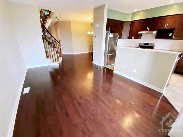 573 Remnor Avenue, Townhouse with 3 bedrooms, 3 bathrooms and 3 parking in Ottawa ON | Image 6