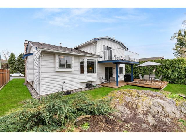 35882 Eaglecrest Drive, House detached with 4 bedrooms, 3 bathrooms and 2 parking in Abbotsford BC | Image 34