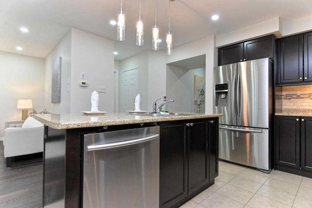 12 Mercedes Rd, House detached with 3 bedrooms, 3 bathrooms and 6 parking in Brampton ON | Image 9