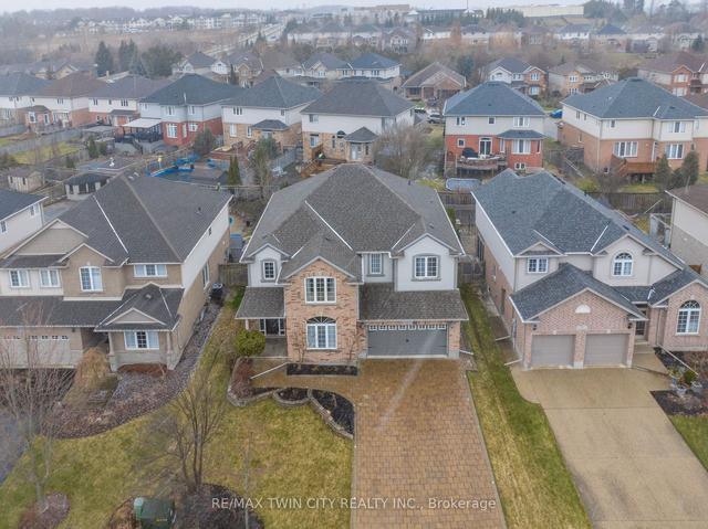 715 Cedar Bend Dr, House detached with 5 bedrooms, 4 bathrooms and 6 parking in Waterloo ON | Image 32
