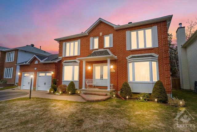 14 Spindle Way, House detached with 4 bedrooms, 3 bathrooms and 6 parking in Ottawa ON | Image 2