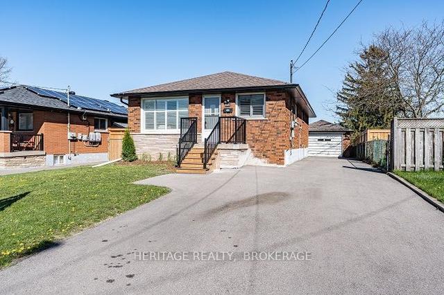 123 Victor Blvd, House detached with 3 bedrooms, 2 bathrooms and 6.5 parking in Hamilton ON | Image 1