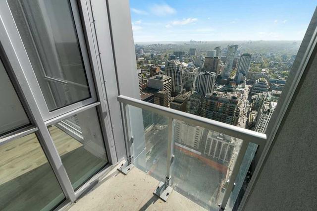 3305 - 1 Yorkville Ave, Condo with 3 bedrooms, 2 bathrooms and 0 parking in Toronto ON | Image 14