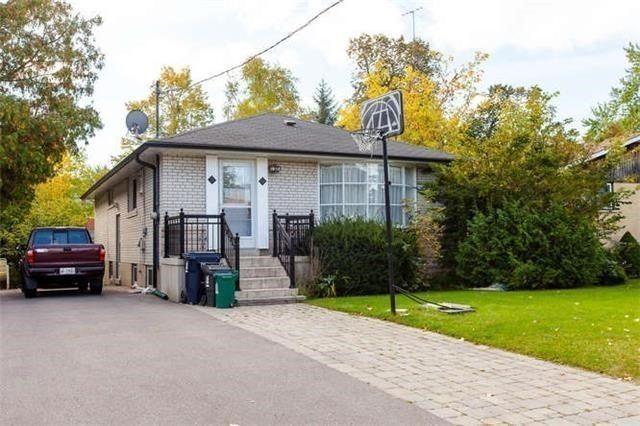 365 Hollywood Ave, House detached with 3 bedrooms, 2 bathrooms and 4 parking in Toronto ON | Image 1
