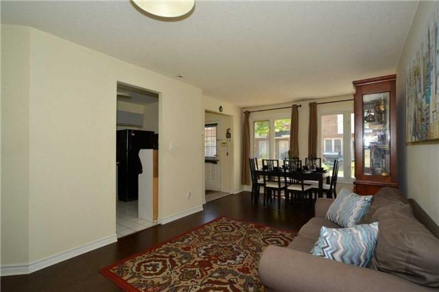 16 - 151 Townsgate Dr, Townhouse with 3 bedrooms, 3 bathrooms and 2 parking in Vaughan ON | Image 5