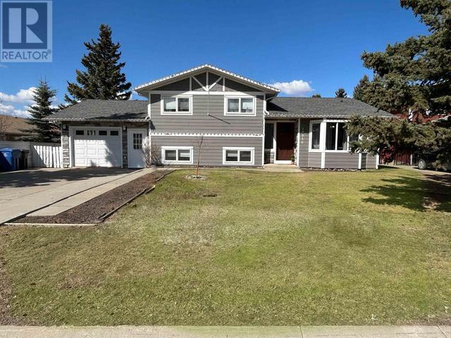 10516 113 Avenue, House detached with 4 bedrooms, 2 bathrooms and null parking in Fort St. John BC | Image 1