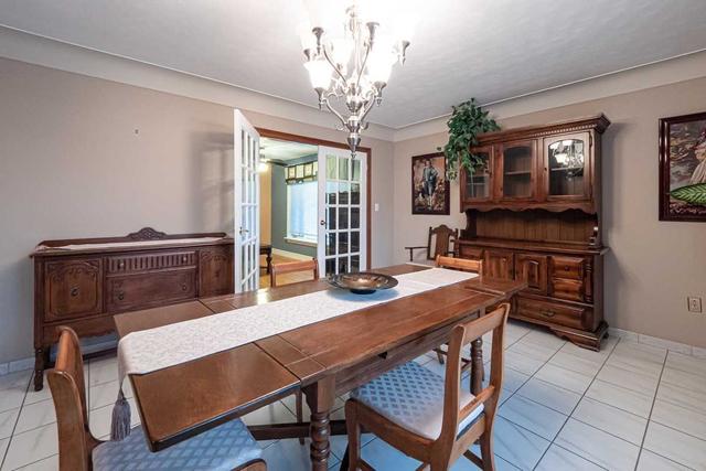 130 West 28th St, House detached with 5 bedrooms, 3 bathrooms and 6 parking in Hamilton ON | Image 2