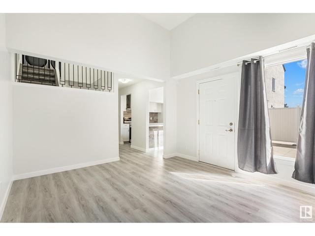 93 Lancaster Tc Nw, House attached with 3 bedrooms, 1 bathrooms and 1 parking in Edmonton AB | Image 4