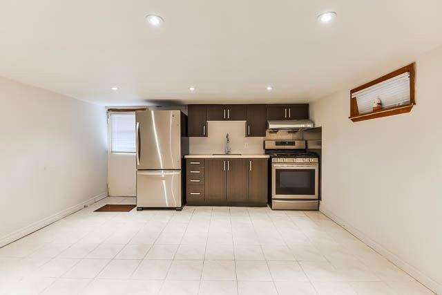 5 Euclid Pl, House attached with 3 bedrooms, 2 bathrooms and 1 parking in Toronto ON | Image 14